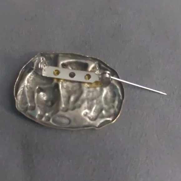 Vintage Silver/Pewter Toned Cats Lightweight Brooch Pin - Picture 12 of 16